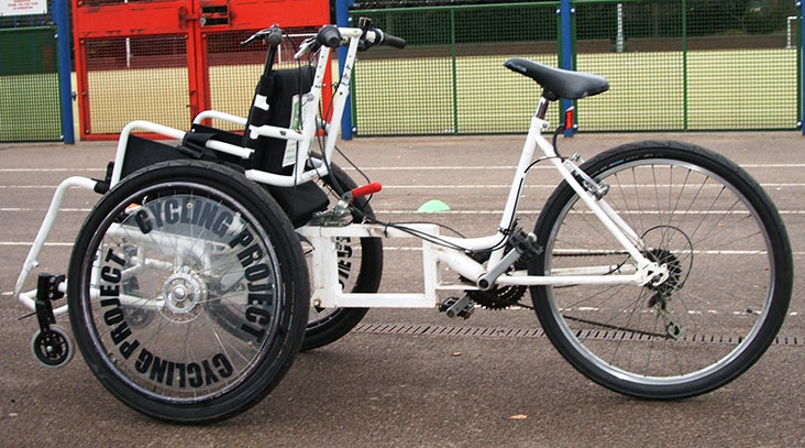 Tricycle with bucket seat